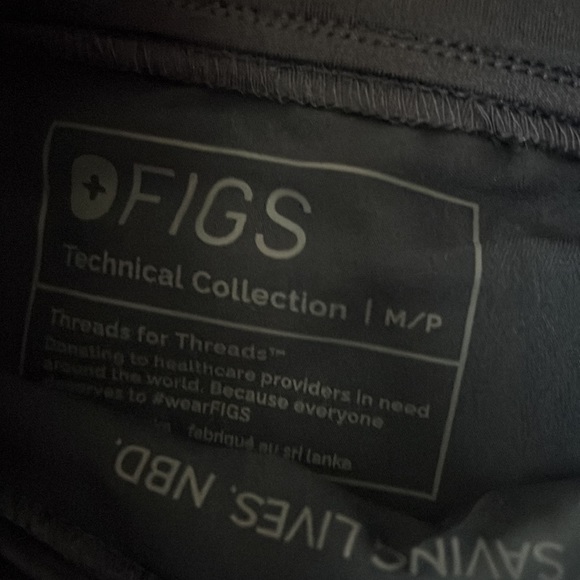 FIGS Scrub Set: Catarina Top/Zamora Jogger Night Sky - Picture 11 of 11